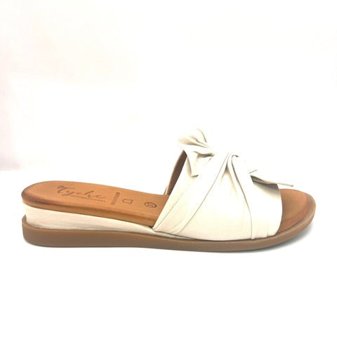 TYCHE SASSY CREAM SLIDE