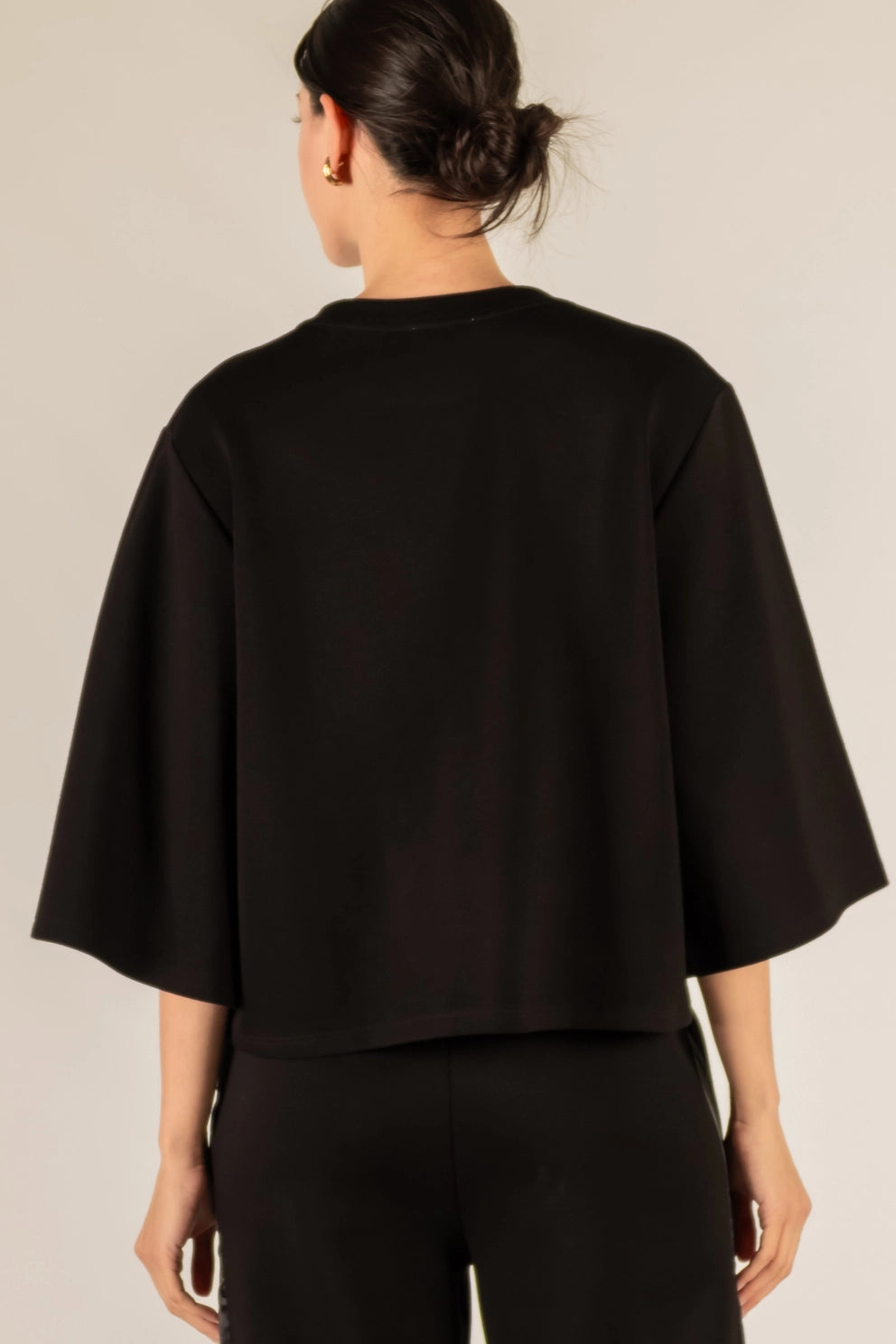 3/4 SLEEVE ROUND NECK BUTTER MODAL TOP IN BLACK