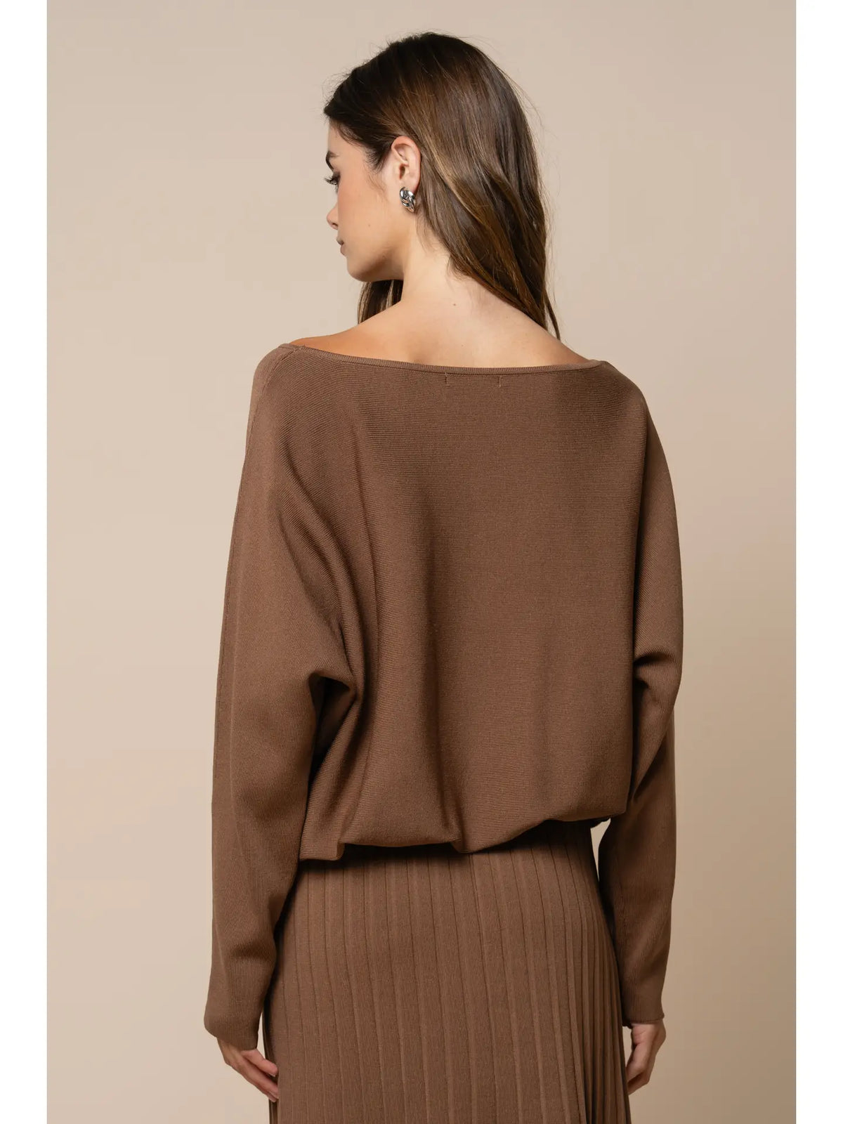 BOAT NECK SWEATER DARK MOCHA