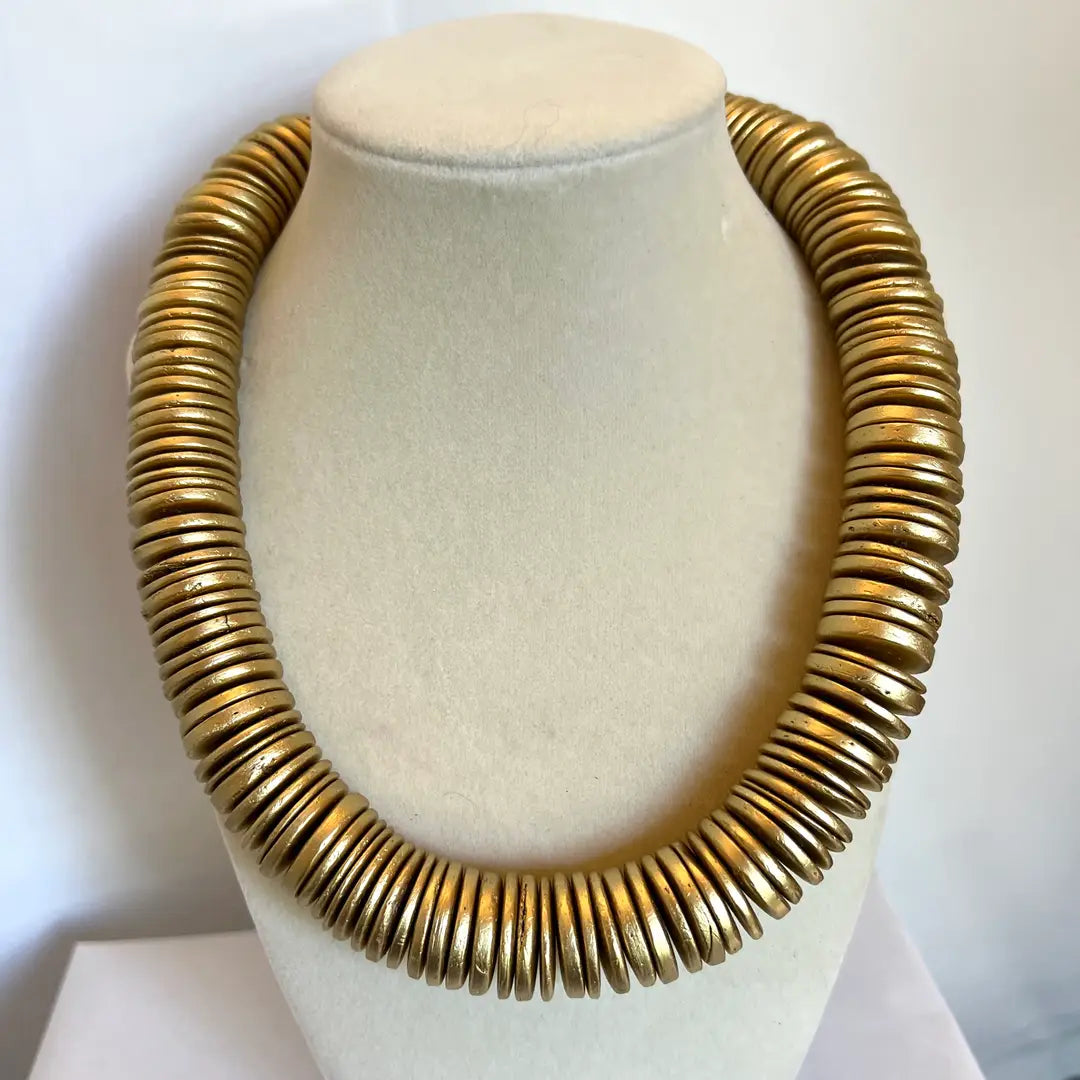 COCONUT SHELL GOLD NECKLACE
