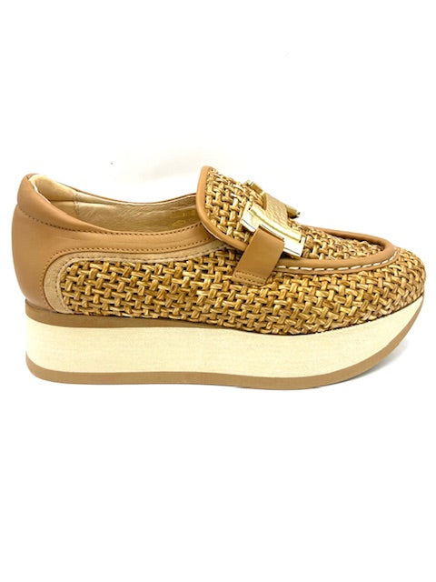 SOFTWAVES CAMILLE WOVEN RAFFIA LOAFER