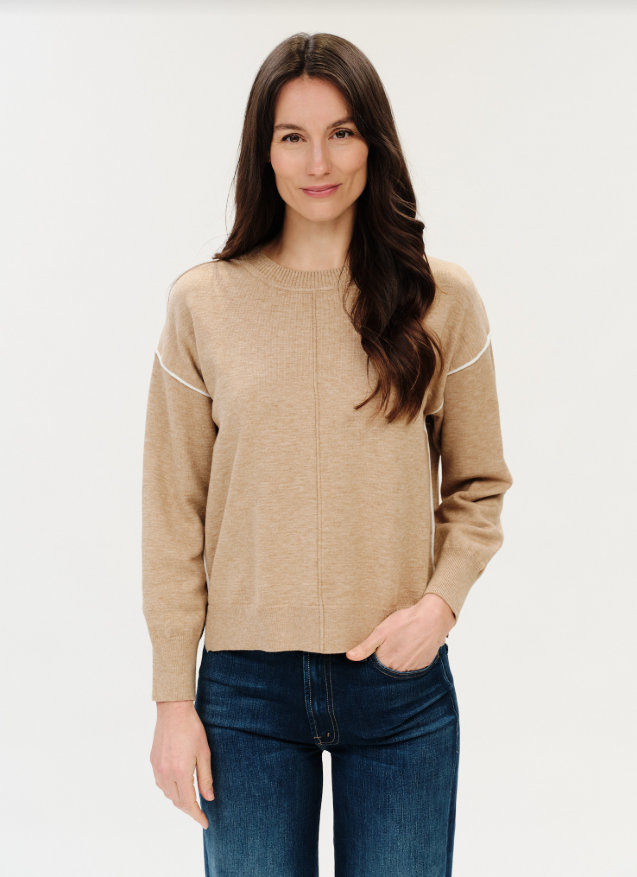 CREW NECK EXPOSED SEAM CAMEL/IVORY