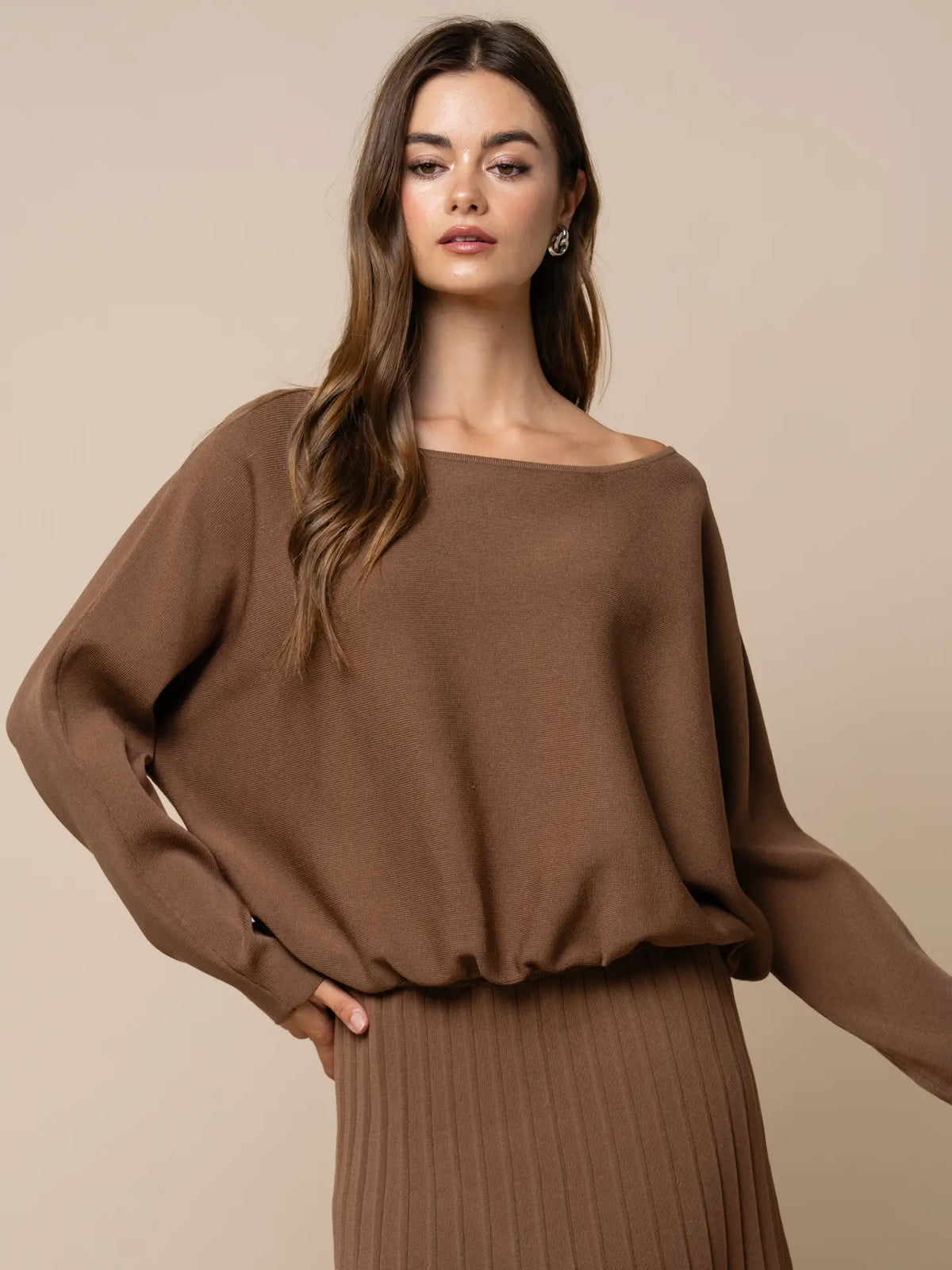 BOAT NECK SWEATER DARK MOCHA