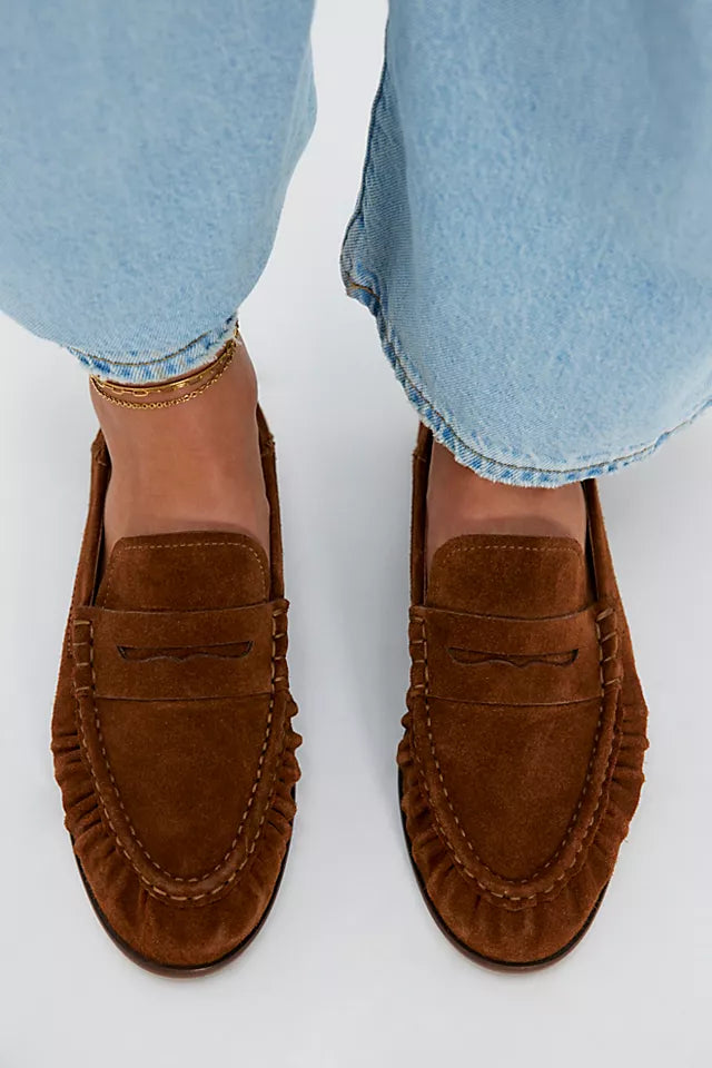 FREE PEOPLE CARRY ON LOAFER TOBACCO OIL SUEDE