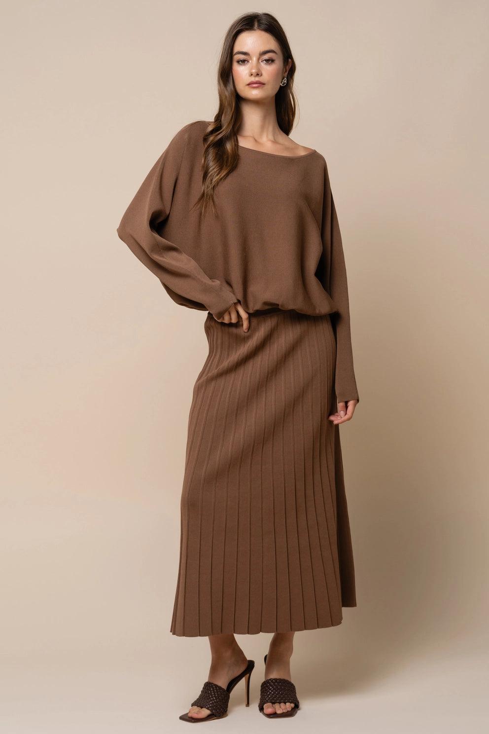 BOAT NECK SWEATER DARK MOCHA